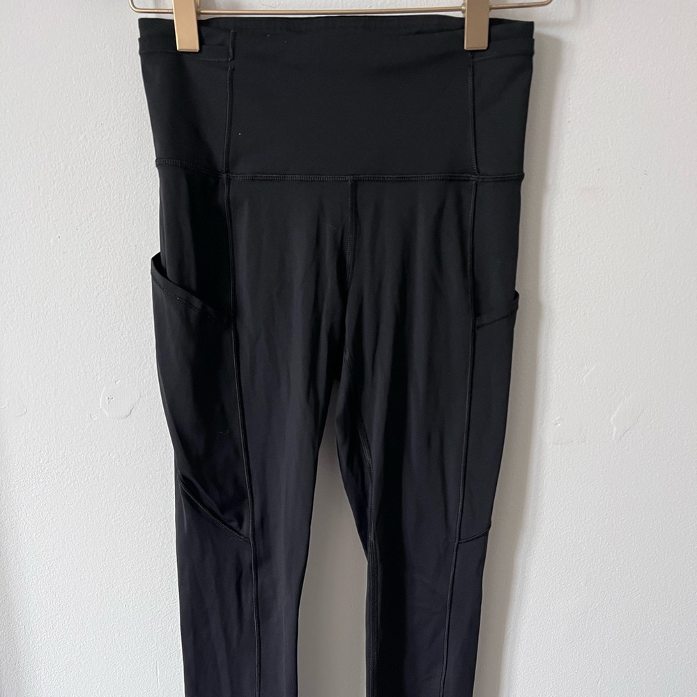 Lululemon black size 4 leggings.